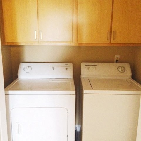 washer and dryer  l Davinci Apartments